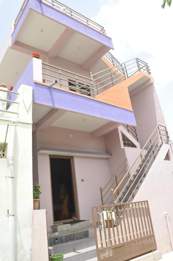 Classic Homestay Hampi Buitenkant foto