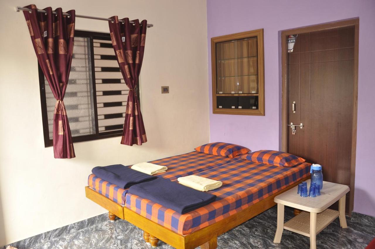 Classic Homestay Hampi Buitenkant foto
