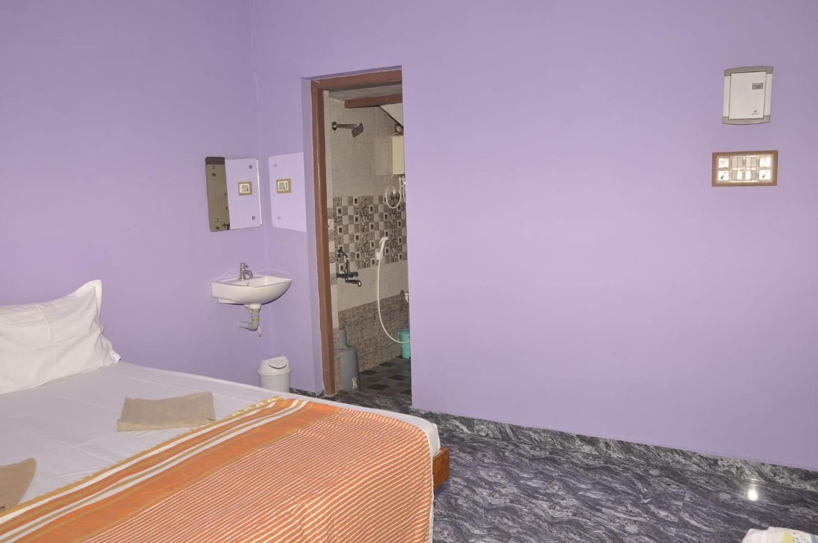 Classic Homestay Hampi Buitenkant foto